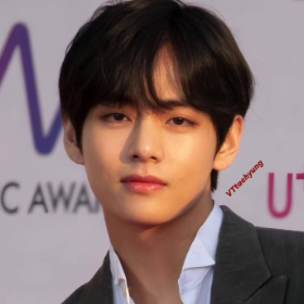 V- BTS