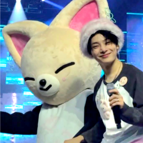 Foxyiny On Stage