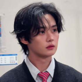 Lee Know-  Stray Kids