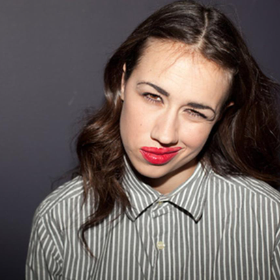Miranda sings