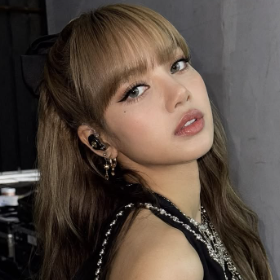 Lisa- BLACKPINK
